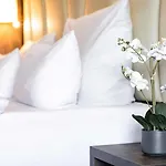 Plaza Premium Timmendorfer Hotel 4*