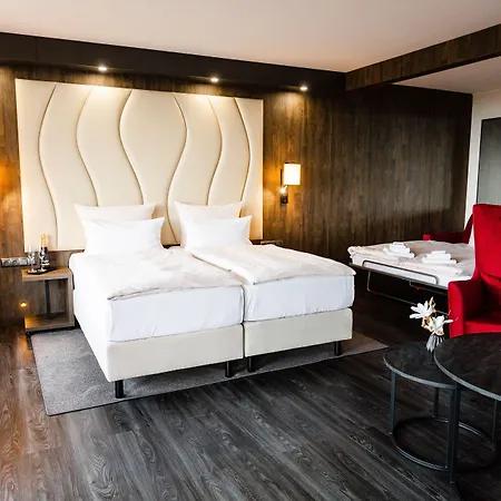 Plaza Premium Timmendorfer 4* 티멘도르프스트랜드